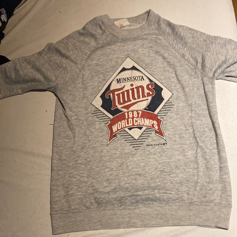 1987 world champs Minnesota Twins long sleeve